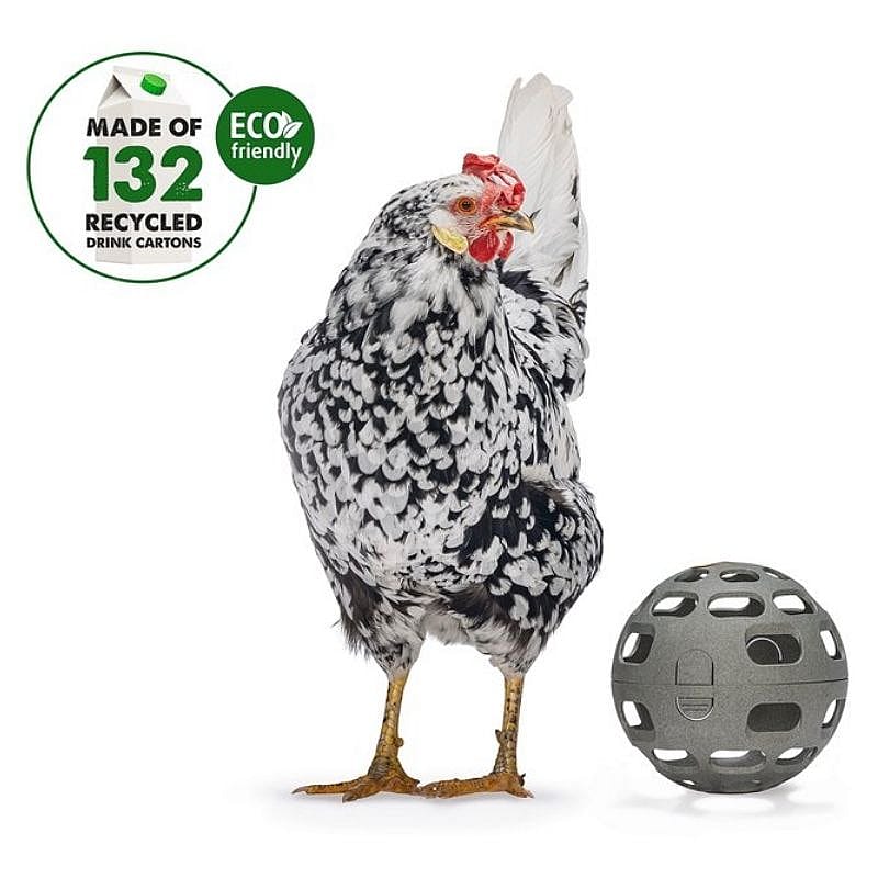 kippengadget, kooi, houtenrol, bal met gaatjes, speelbal voor kippen